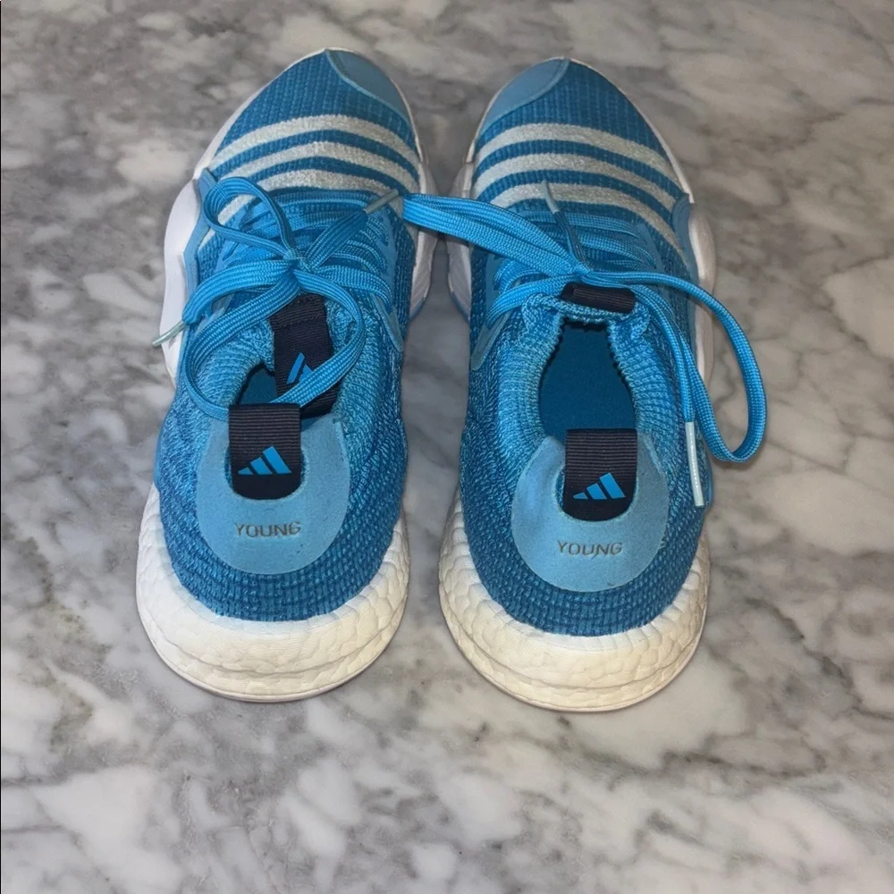 Blue and White Athletic Sneakers. adidas Trae Young size 9